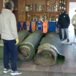 El sueño empieza a tomar forma: llegaron los primeros paños para la cancha de hockey de Agustín Gallo
